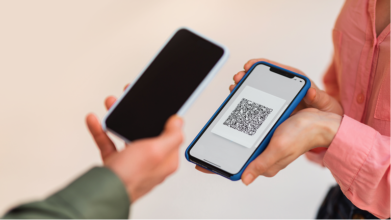 Scannen des QR Codes am Smartphone